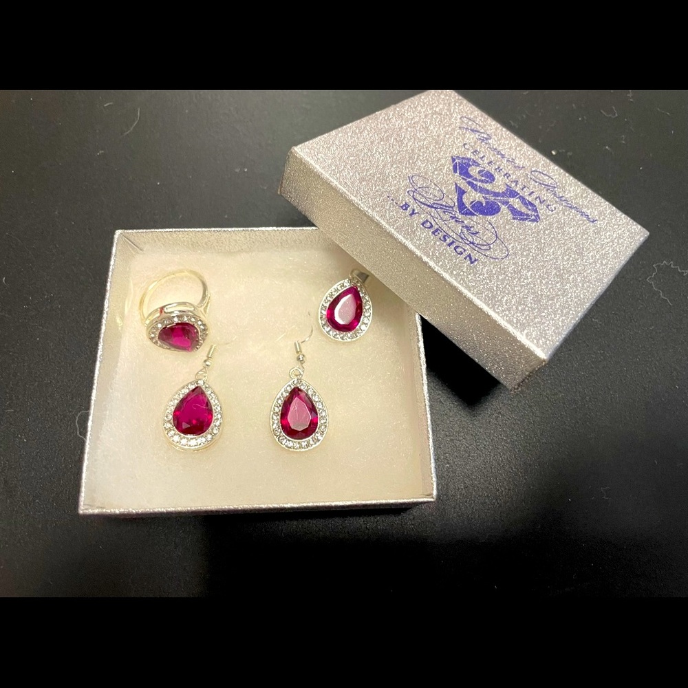 Teardrop magenta-amethyst jewelry set